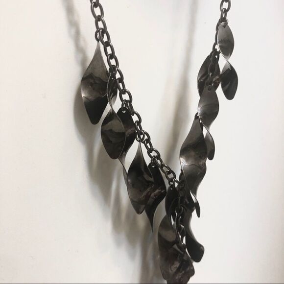Gun metal gray dangle silver chain Necklace - Picture 4 of 8
